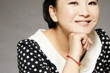 贾玲个人资料简介,从喜剧演员到导演，多才多艺的影视界新星